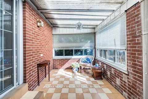 Photo 15 at 61 Brewster Crescent, Jane Heights, Toronto