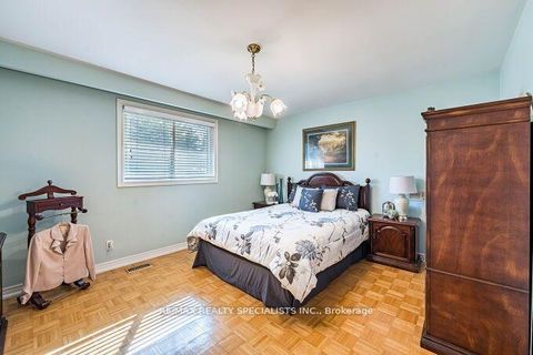 Photo 19 at 61 Brewster Crescent, Jane Heights, Toronto