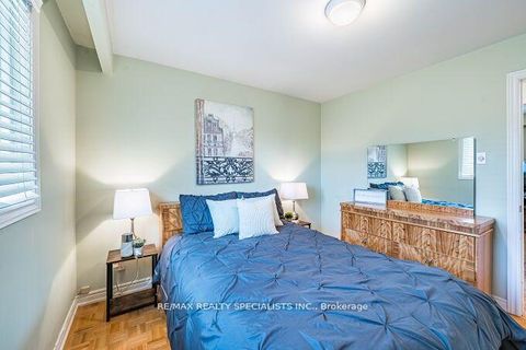 Photo 23 at 61 Brewster Crescent, Jane Heights, Toronto
