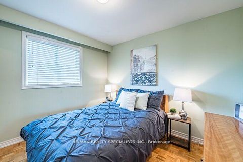 Photo 24 at 61 Brewster Crescent, Jane Heights, Toronto