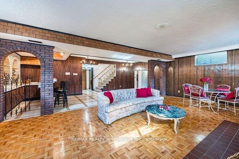 Photo 34 at 61 Brewster Crescent, Jane Heights, Toronto