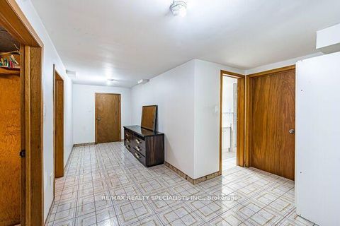 Photo 35 at 61 Brewster Crescent, Jane Heights, Toronto