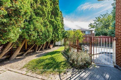 Photo 41 at 61 Brewster Crescent, Jane Heights, Toronto