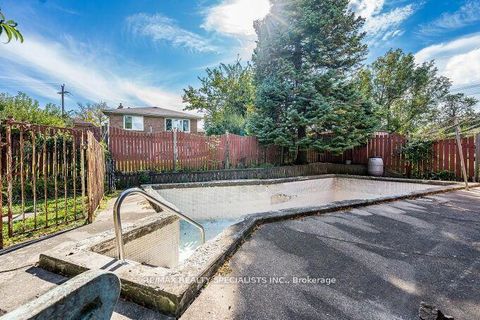 Photo 42 at 61 Brewster Crescent, Jane Heights, Toronto