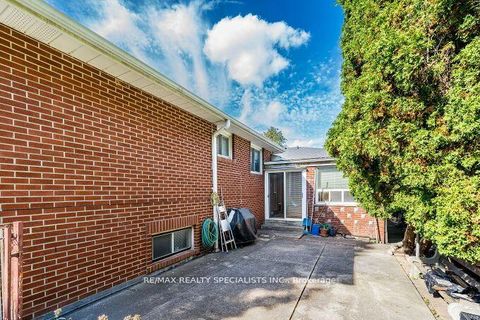 Photo 43 at 61 Brewster Crescent, Jane Heights, Toronto