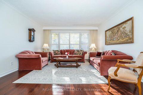 Photo 7 at 12 Scarden Avenue, Sullivan, Toronto