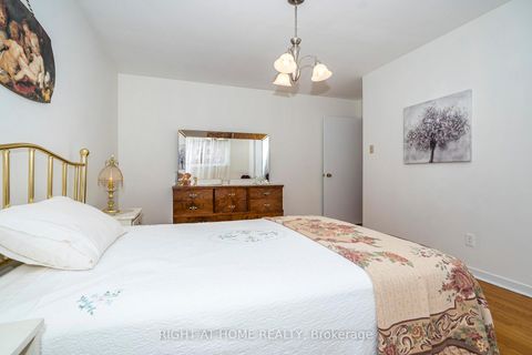 Photo 18 at 12 Scarden Avenue, Sullivan, Toronto
