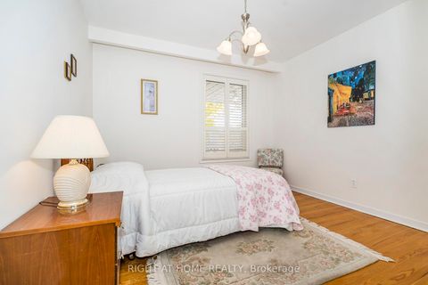 Photo 21 at 12 Scarden Avenue, Sullivan, Toronto