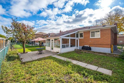 Photo 36 at 12 Scarden Avenue, Sullivan, Toronto