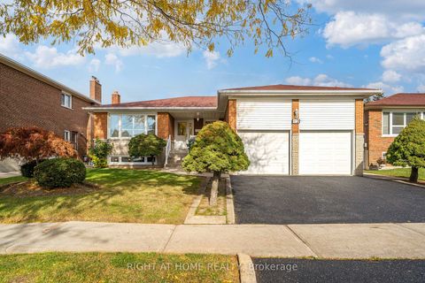 Photo 37 at 12 Scarden Avenue, Sullivan, Toronto