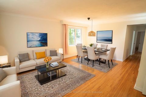 Photo 4 at 11 Buckhorn Place, Beaumonde Heights, Toronto