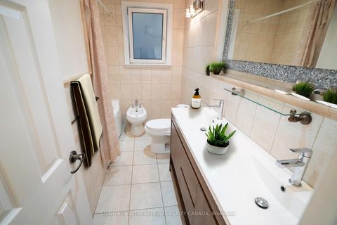 Photo 7 at 11 Buckhorn Place, Beaumonde Heights, Toronto