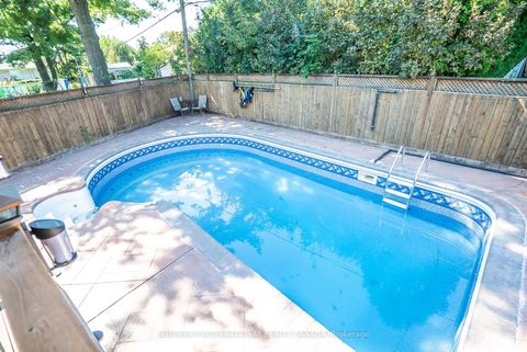 Photo 10 at 11 Buckhorn Place, Beaumonde Heights, Toronto