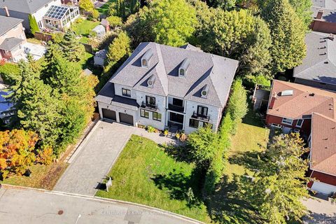 Photo 2 at 19 Blyth Street, Oak Ridges, Richmond Hill