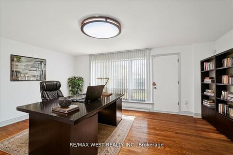Photo 15 at 40 Arlstan Drive, Bathurst Manor, Toronto