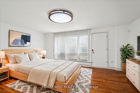 Photo 16 at 40 Arlstan Drive, Bathurst Manor, Toronto