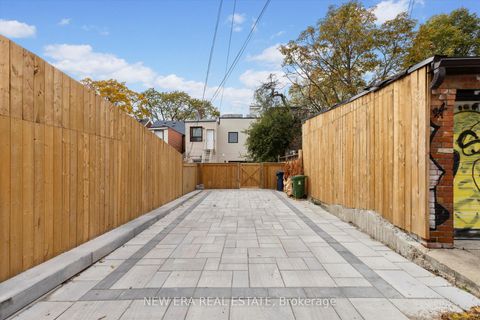 Photo 35 at 113 Bellwoods Avenue, Bellwoods, Toronto