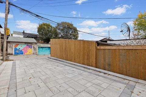 Photo 36 at 113 Bellwoods Avenue, Bellwoods, Toronto