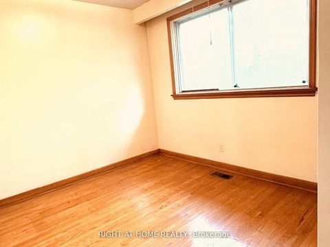 Photo 9 at 87 FENELON Drive, Donalda, Toronto