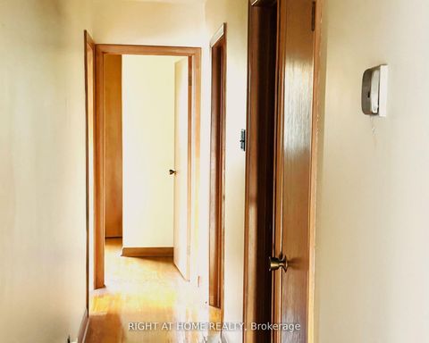 Photo 11 at 87 FENELON Drive, Donalda, Toronto