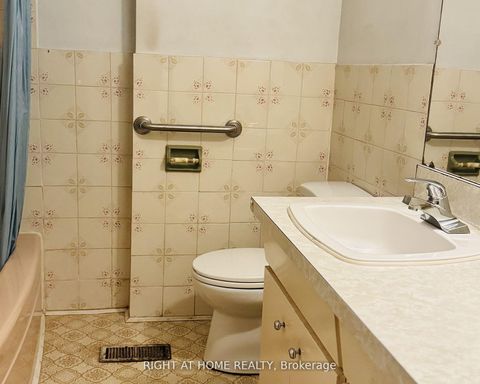 Photo 12 at 87 FENELON Drive, Donalda, Toronto