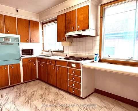 Photo 14 at 87 FENELON Drive, Donalda, Toronto