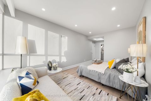 Photo 18 at Ph3 - 33 Weldrick Road E, Harding, Richmond Hill