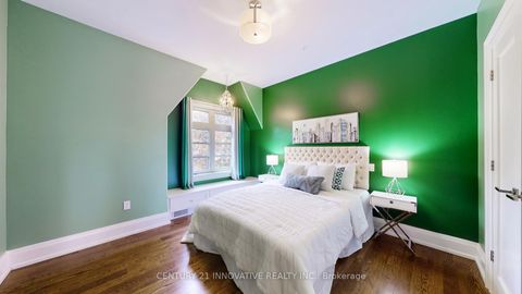 Photo 28 at 1 Dustan Crescent, East York, Toronto