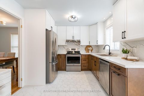 Photo 4 at 43 Dunnett Drive, Ardagh, Barrie