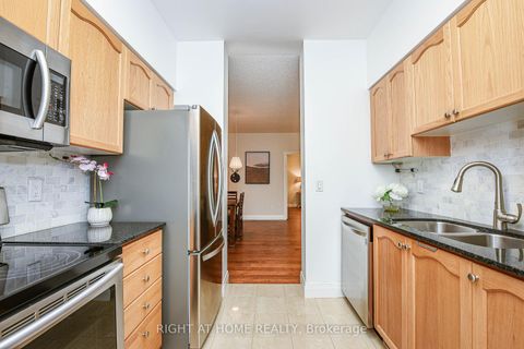 Photo 13 at 109 - 2119 Lake Shore Boulevard W, Mimico, Toronto