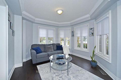 Photo 10 at 48 Pottery Place, East Woodbridge, Vaughan