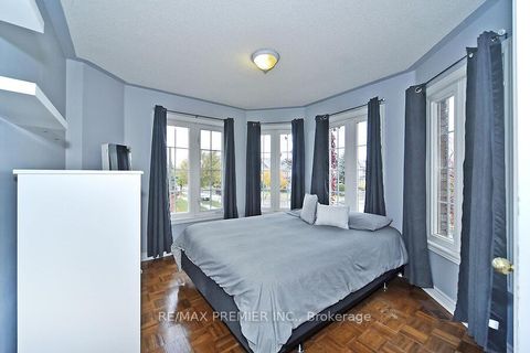 Photo 18 at 48 Pottery Place, East Woodbridge, Vaughan