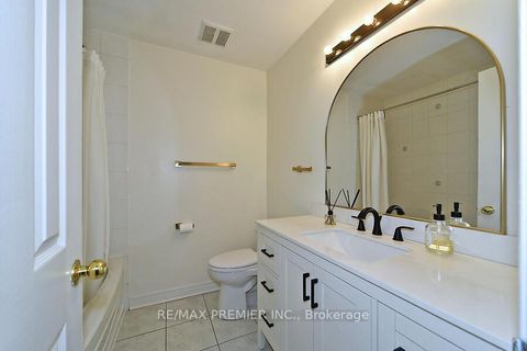 Photo 20 at 48 Pottery Place, East Woodbridge, Vaughan