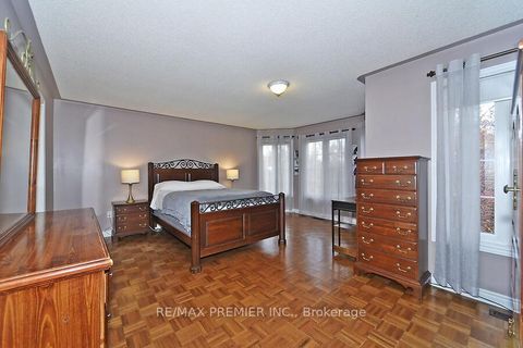 Photo 21 at 48 Pottery Place, East Woodbridge, Vaughan