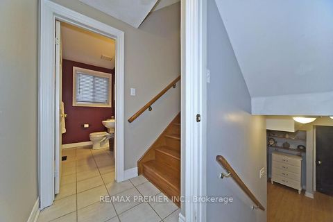 Photo 28 at 48 Pottery Place, East Woodbridge, Vaughan