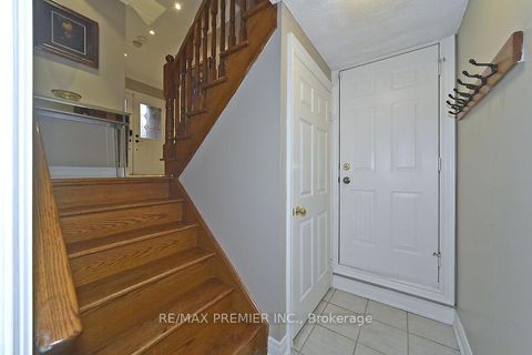 Photo 30 at 48 Pottery Place, East Woodbridge, Vaughan