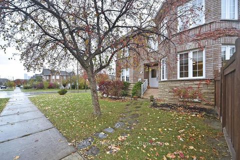 Photo 37 at 48 Pottery Place, East Woodbridge, Vaughan