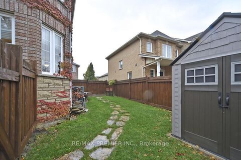 Photo 39 at 48 Pottery Place, East Woodbridge, Vaughan
