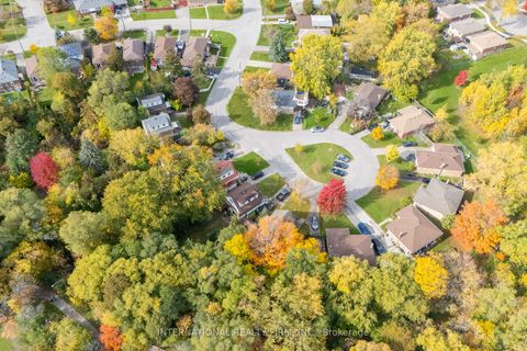 Photo 7 at 141 Roebuck Drive, Kennedy Park, Toronto