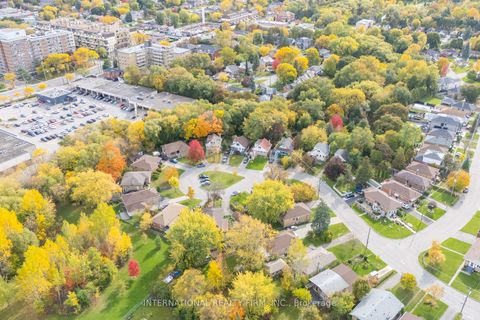 Photo 9 at 141 Roebuck Drive, Kennedy Park, Toronto