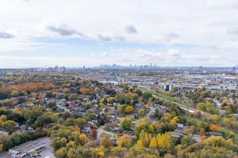 Photo 10 at 141 Roebuck Drive, Kennedy Park, Toronto