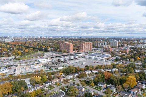 Photo 11 at 141 Roebuck Drive, Kennedy Park, Toronto