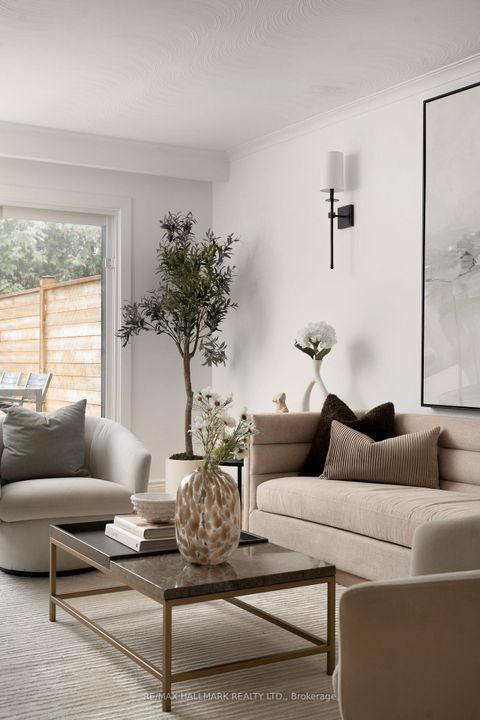 Photo 4 at 48 Doubletree Road, Pleasant View, Toronto