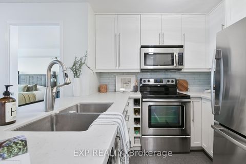 Photo 3 at 527 - 109 Front Street E, Waterfront Communities C8, Toronto