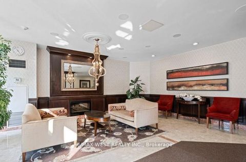 Photo 1 at 501 - 33 Weldrick Road E, Observatory, Richmond Hill