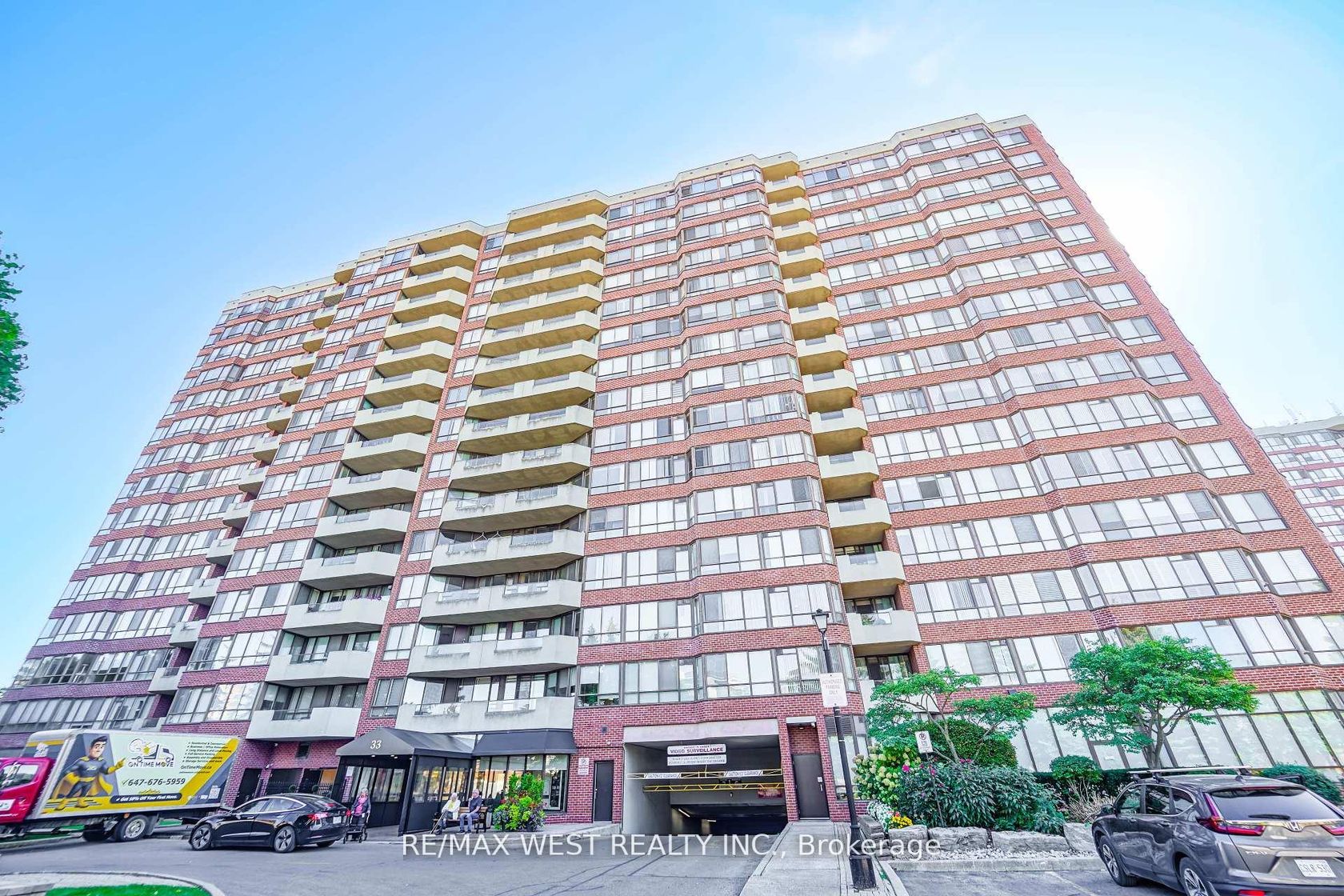 501 - 33 Weldrick Road E, Observatory, Richmond Hill 