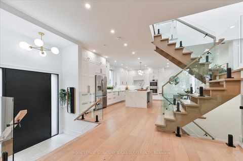 Photo 4 at 32 Treadway Boulevard, East York, Toronto