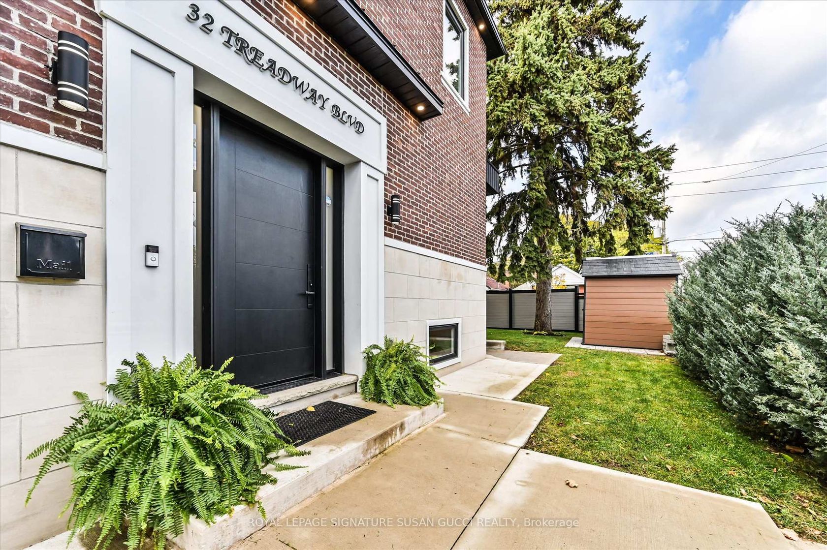 32 Treadway Boulevard, East York, Toronto photo 6
