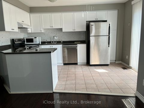 Photo 5 at 40 Glenashton Drive, RO River Oaks, Oakville