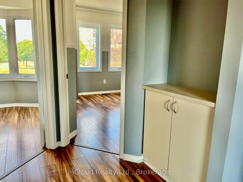 Photo 15 at 40 Glenashton Drive, RO River Oaks, Oakville